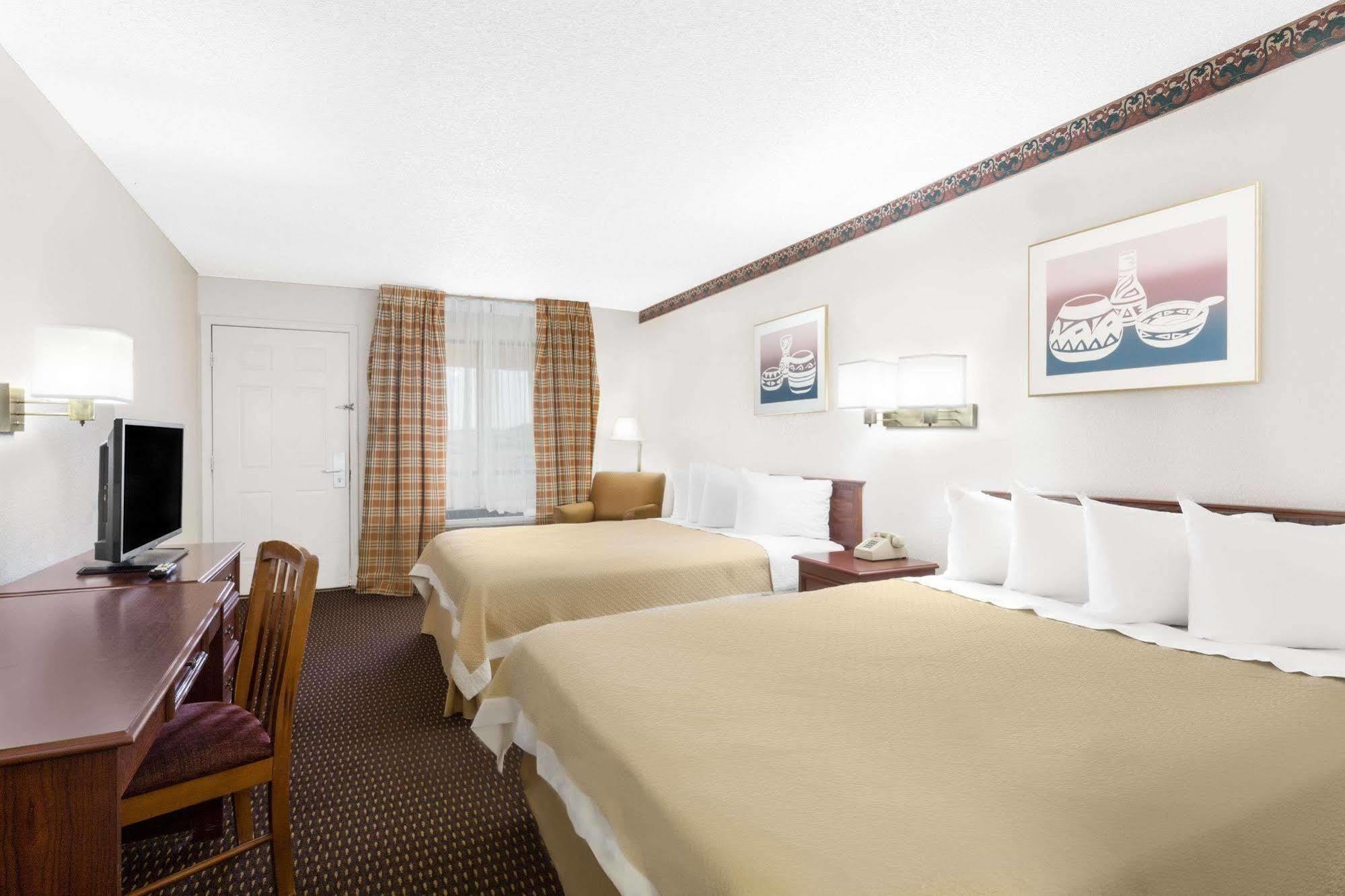 Days Inn By Wyndham Kingman East Exterior photo